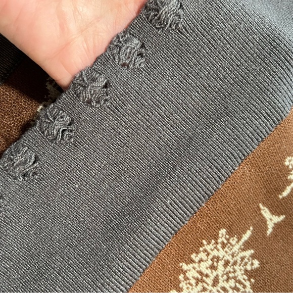 In the Spirit of Love sweater by THC S. Small or Large men’s Medium & XL women’s - Picture 5 of 11